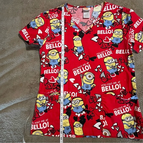 Women’s‎ Despicable Me Scrub Top Minion Size XS - Picture 7 of 8